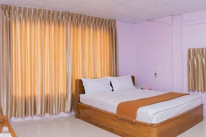 Room 4 of 24