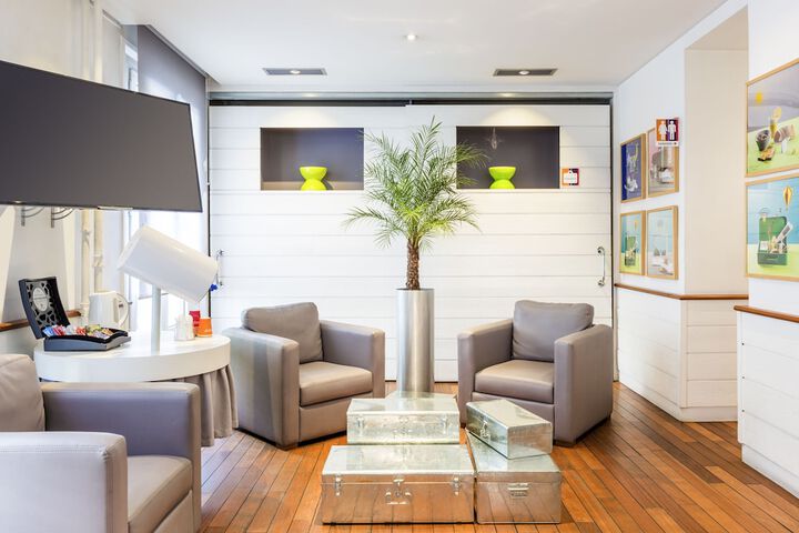 Entrance & Lobby