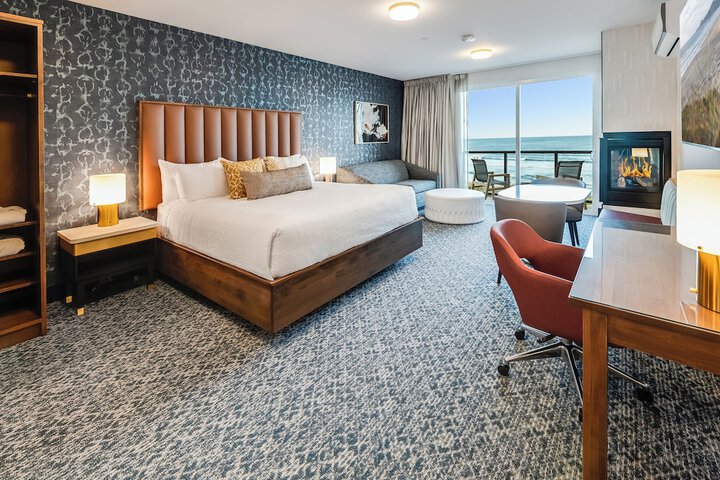Room 43 of 220
