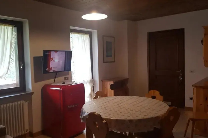 Room 4 of 11