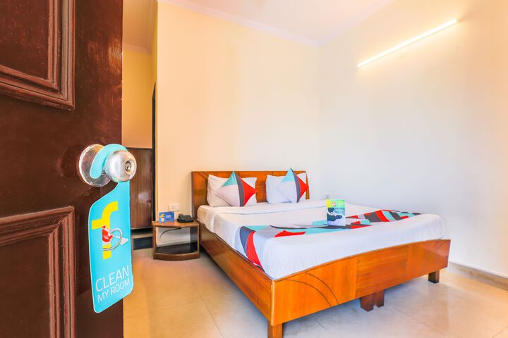 Room 2 of 2