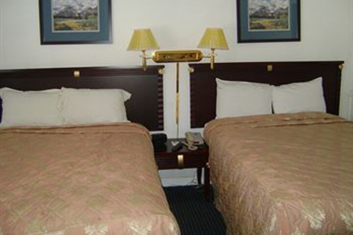 Room 2 of 6
