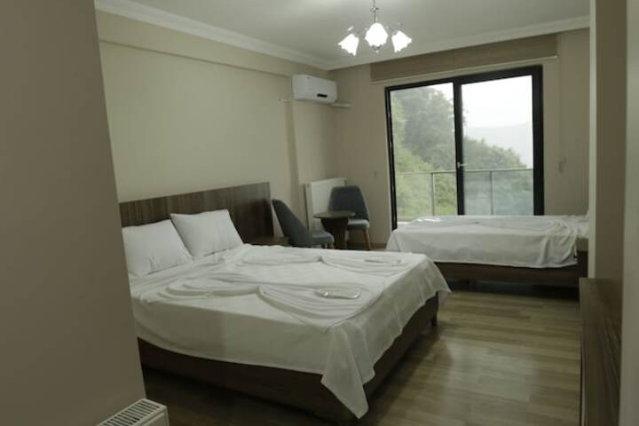 Room 7 of 16
