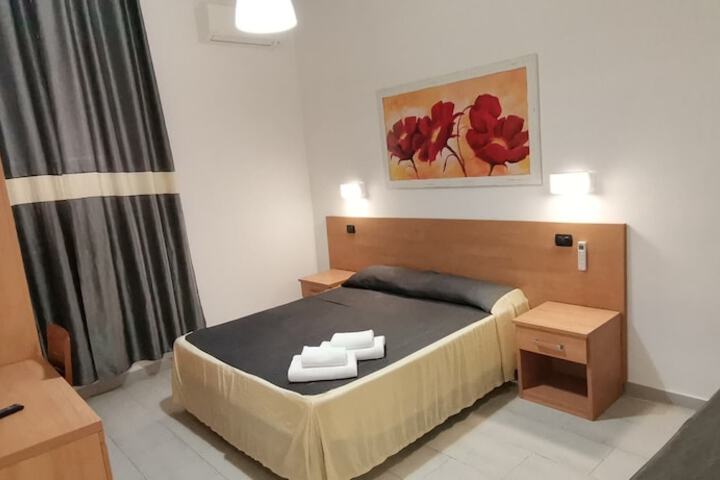 Room 5 of 44