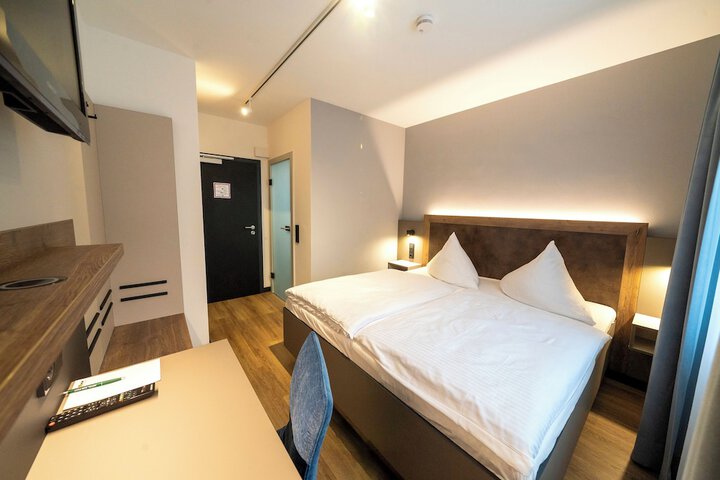 Room 14 of 24