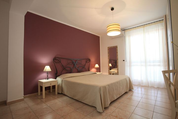 Room 4 of 82