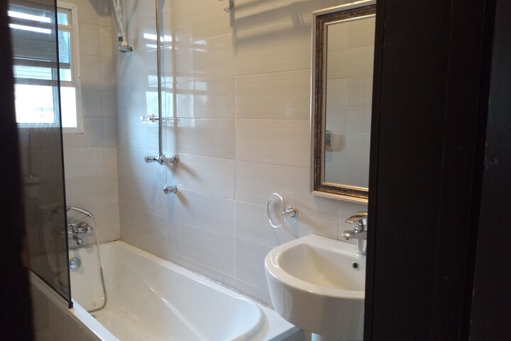 Room 14 of 27