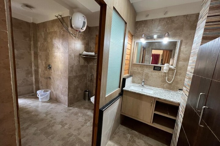 Room 29 of 61