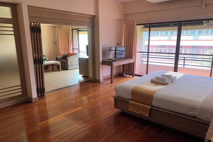 Room 42 of 61