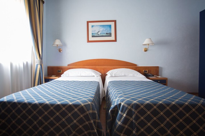 Room 28 of 78