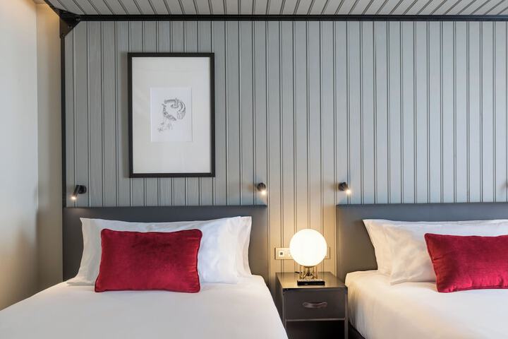 Room 28 of 80