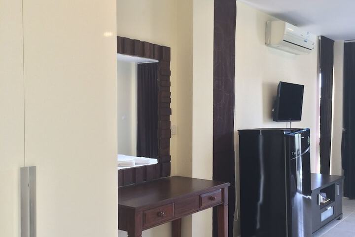 Room 20 of 33