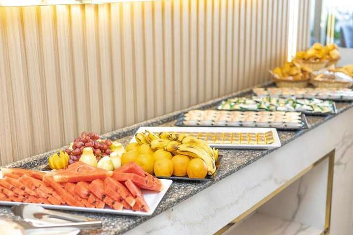 Breakfast/Coffee Service 105 of 139
