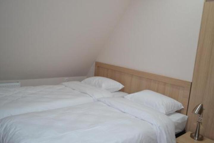 General 33 of 39