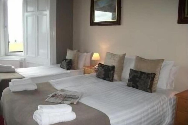 Room 5 of 20