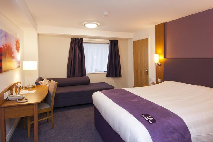 Room 4 of 28
