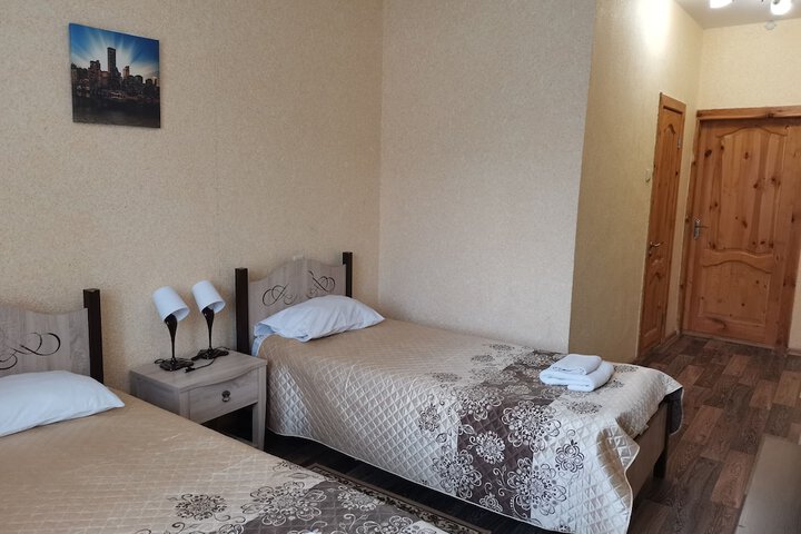 Room 9 of 34