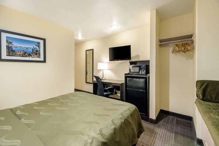 Room 9 of 40