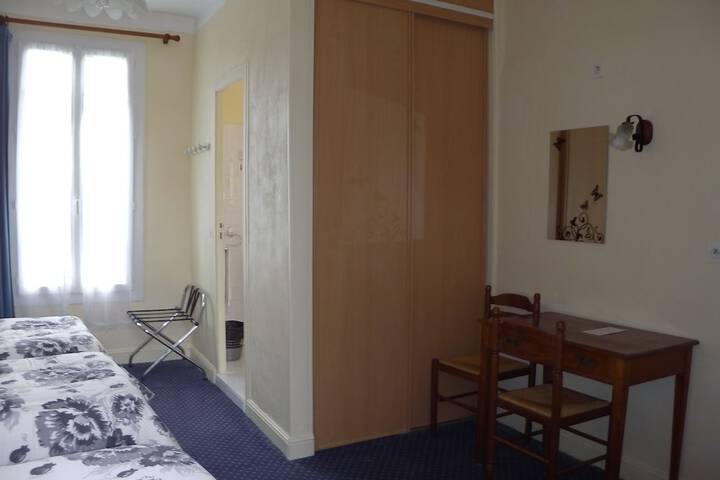 Room 12 of 22