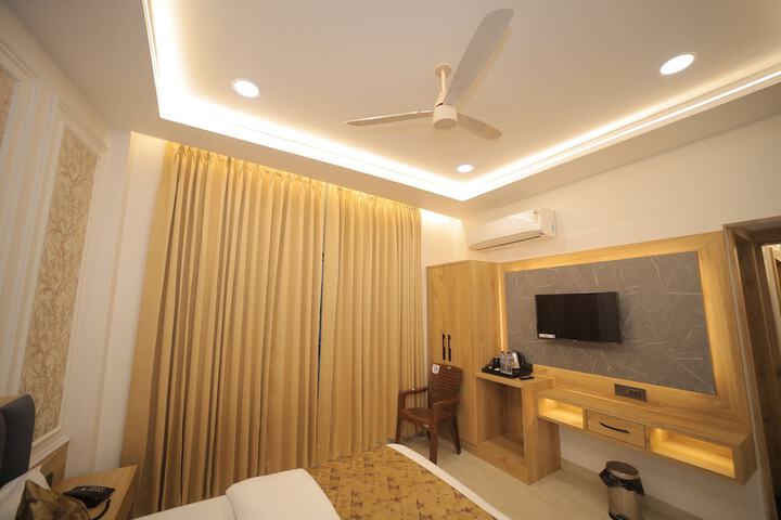 Room 50 of 103