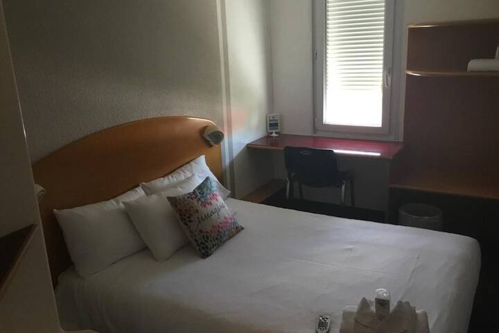 Room 16 of 32