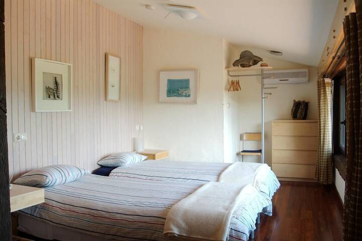 Room 13 of 34
