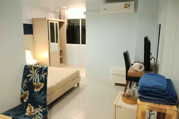 Room 15 of 50