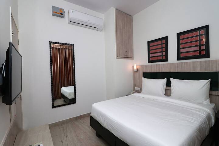 Room 13 of 22