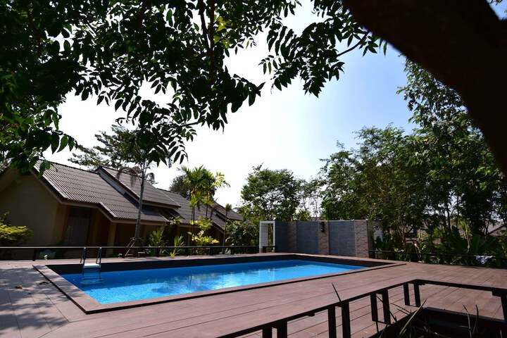 Pool 40 of 62