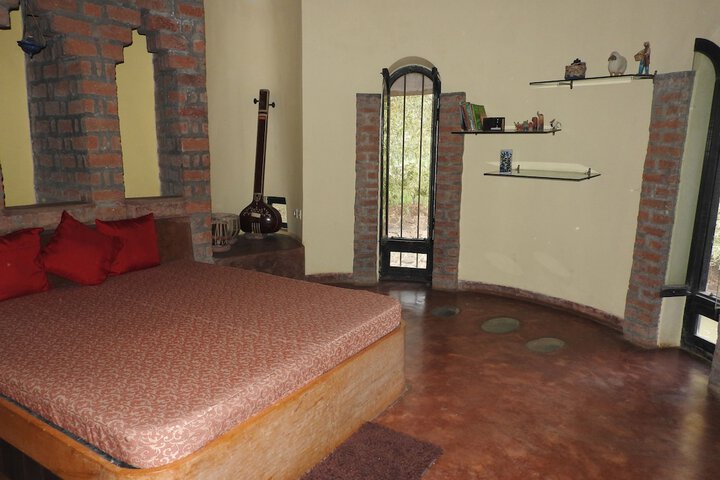 Room 6 of 36