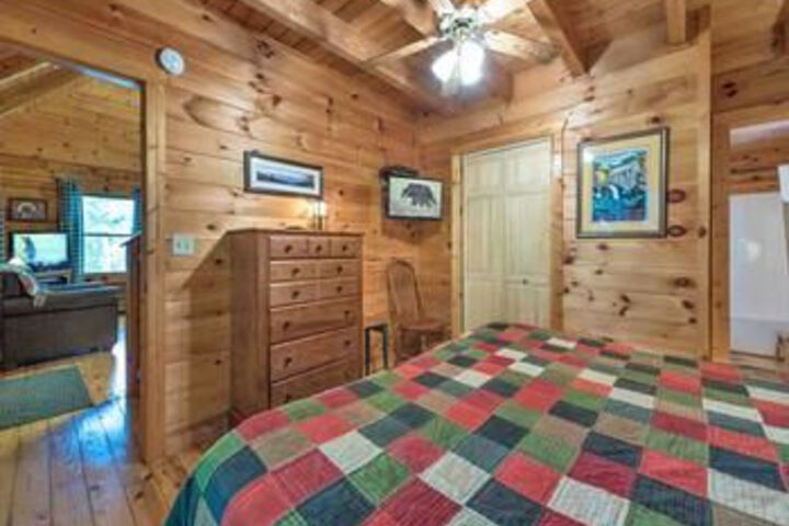 Photo of Bears Den Home with Hot Tub