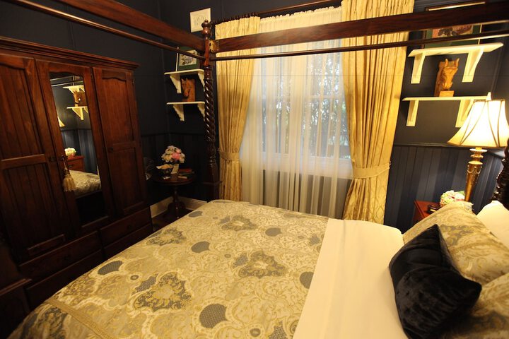 Room 14 of 108
