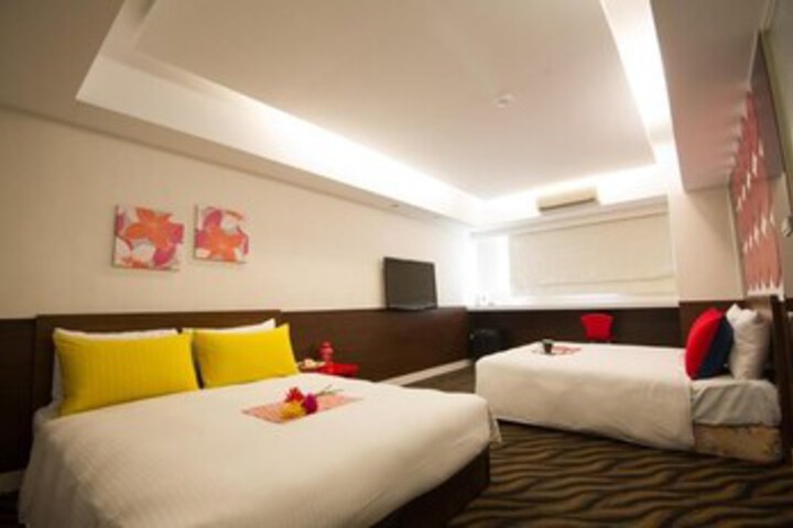 Room 9 of 29
