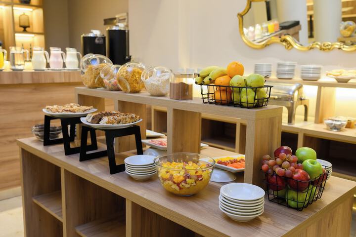Breakfast/Coffee Service 52 of 71