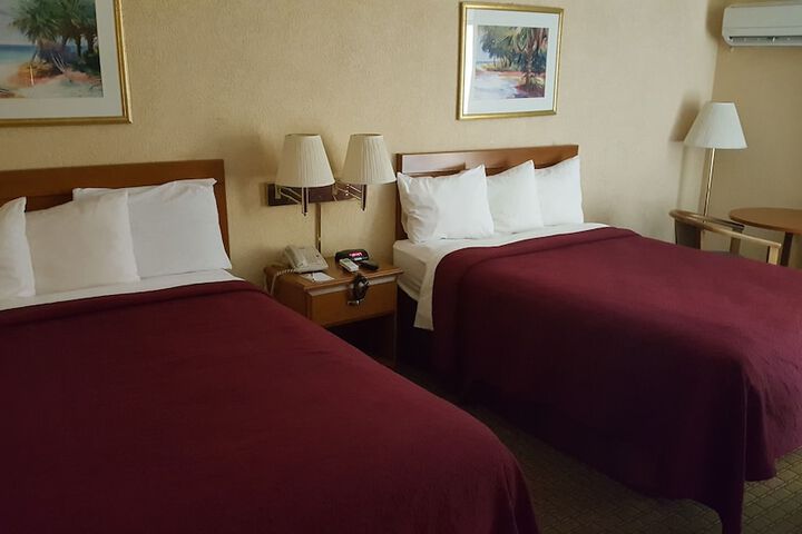 2 Double Beds (13 of 31)