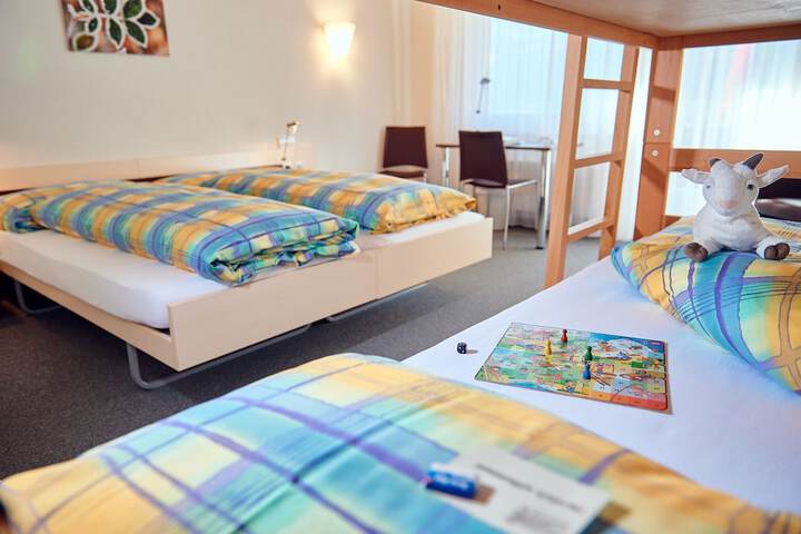 Room 9 of 96