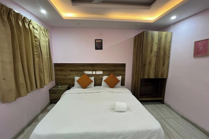 Room 8 of 38