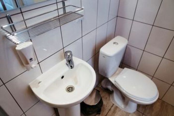 Room 4 of 62