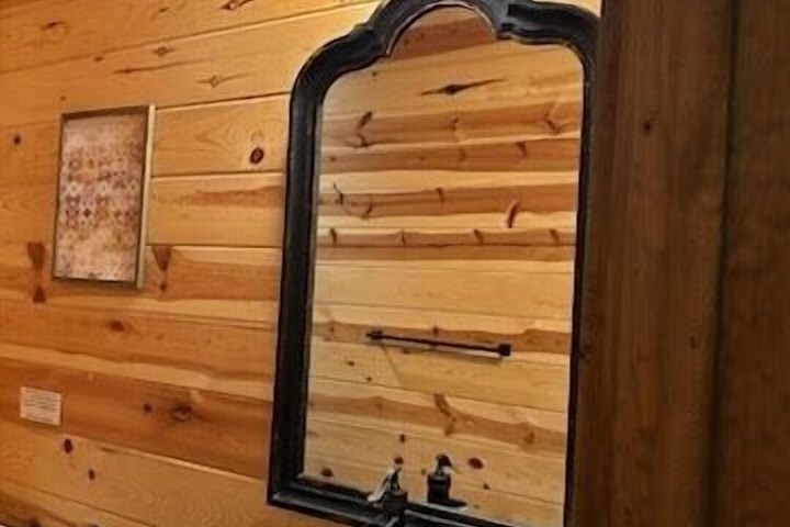 Room 9 of 14