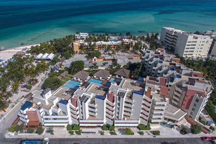 Sundeck 77 of 93
