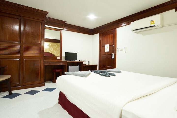 Room 41 of 136