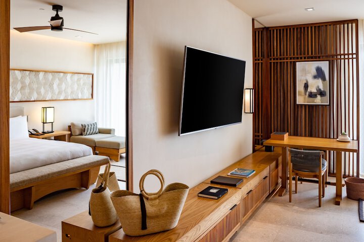 Room 16 of 180