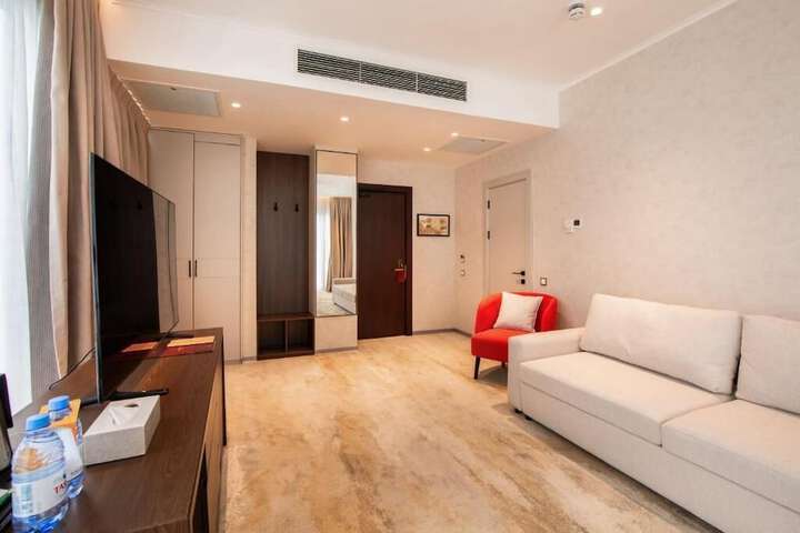 Room 43 of 93