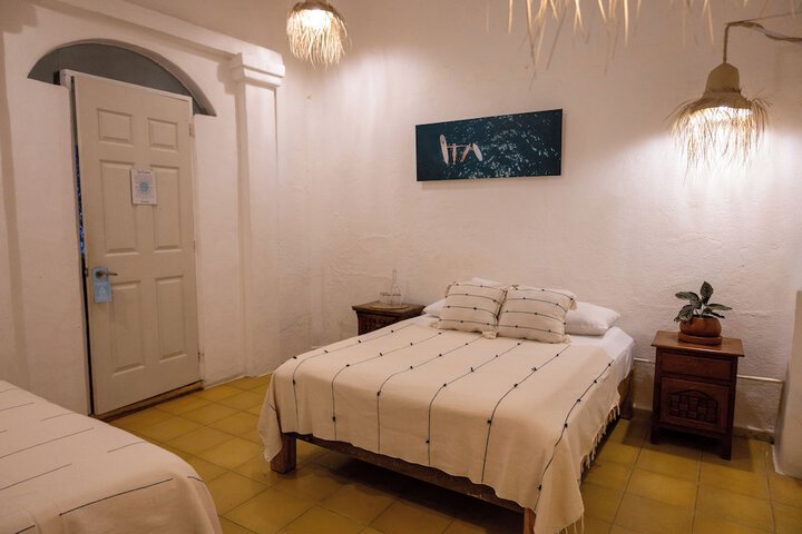 Room 13 of 103