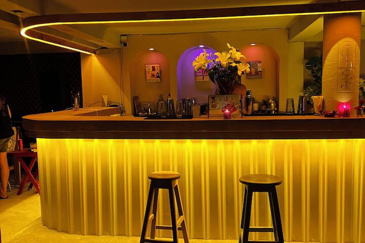 Lounge 69 of 80