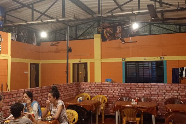Dining 51 of 81