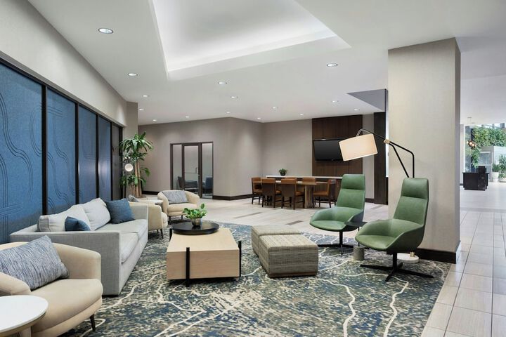 Lobby lounge
