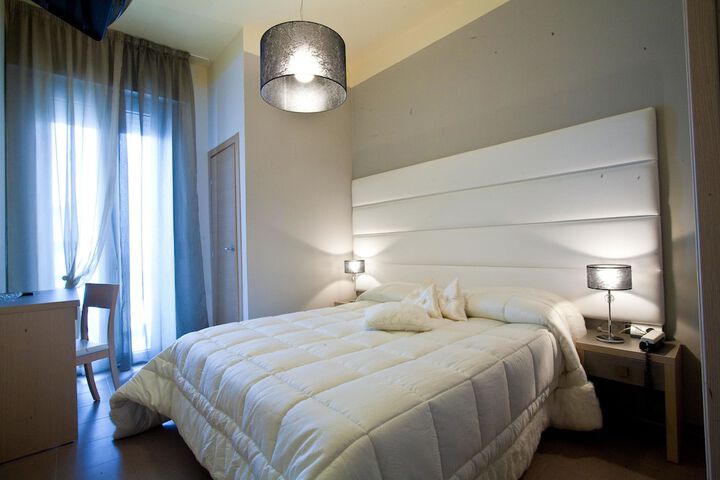 Room 7 of 49