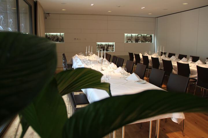 Ballroom/Hall 74 of 93