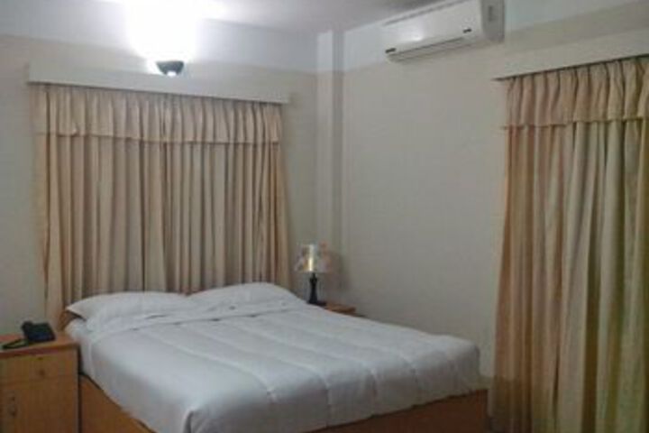 Room 8 of 17